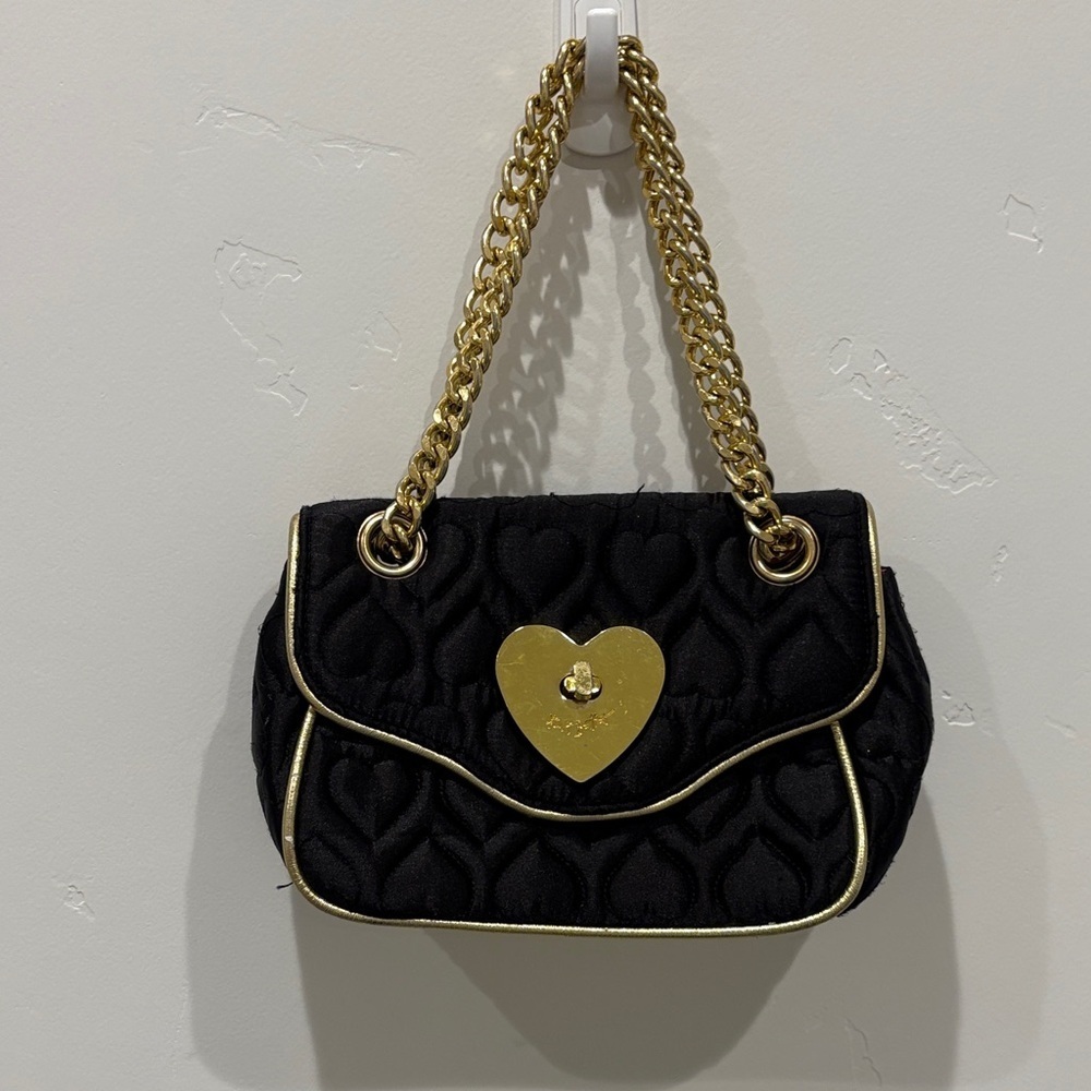 Betsey Johnson Black Quilted Heart Bag with Gold Chain - Picture 1 of 6